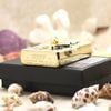 BẬT LỬA ZIPPO USA XUẤT NHẬT MẠ VÀNG NGỰA NỔI NỀN BẠC DEMI VÀNG SANG TRỌNG - ZN95