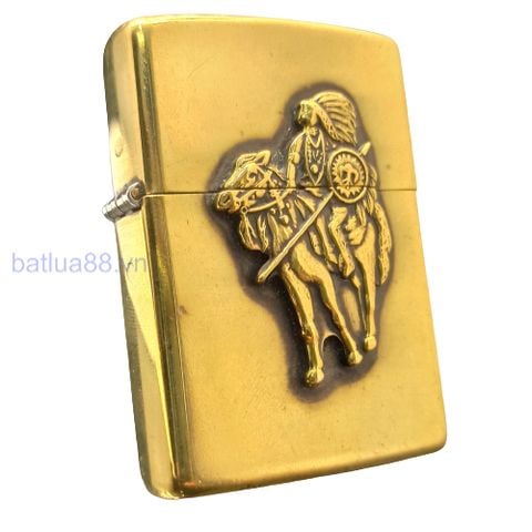 ZCU10 – ZIPPO ĐỜI X LA MÃ SẲN XUẤT NĂM 1994 THỔ DÂN TỘC TRƯỞNG BẢN CỰC HIẾM – NGUYÊN ZIN ĐÃ QUA SỬ DỤNG