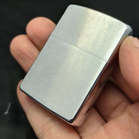 BẬT LỬA ZIPPO ĐÁY LỒI CHỮ XÉO ĐỜI LA MÃ HIẾM GẶP ĐỜI V LA MÃ SẢN XUẤT NĂM 1989 ZCU20