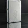 BẬT LỬA ZIPPO CHROME VINTAGE CHỦ ĐỀ SƯ TỬ BIỂN ĐỜI XVI NĂM 2000 ZL139