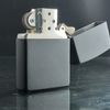 BẬT LỬA ZIPPO SƠN TĨNH ĐIỆN CHỦ ĐỀ NGÔI SAO  ĐỜI XIV LA MÃ NĂM 1998 ZL112