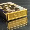 BẬT LỬA ZIPPO USA XUẤT NHẬT KHẢM XÀ CỪ MÈO CHIÊU TÀI MAY MẮN MẠ VÀNG BÓNG NỀN TRẮNG  - ZN94