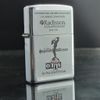 BẬT LỬA ZIPPO CHROME BÓNG SƠN HẤP NHIỆT CHỦ ĐỀ ÂM NHẠC ĐỜI XIII NĂM 1997 ZL212