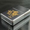 BẬT LỬA ZIPPO CHROME BÓNG ĂN MÒN ĐỔ SƠN CHỦ ĐỀ CAO BỒI CƯỠI NGỰA ĐỜI XIII NĂM 1997 ZL204