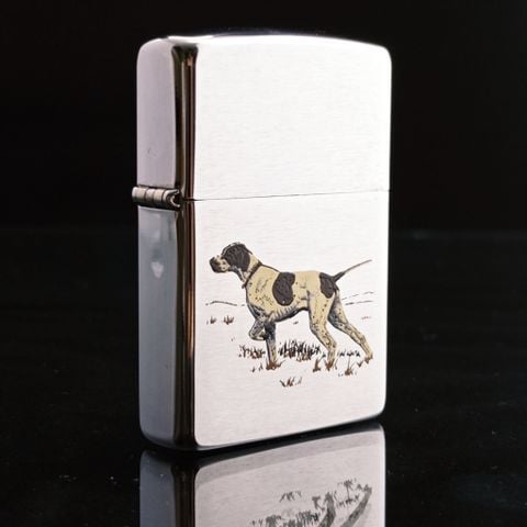 BẬT LỬA ZIPPO CHỦ ĐỀ CHÓ ĐỐM ĐỜI XI LA MÃ SẢN XUẤT NĂM 1995 - ZL277