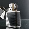 BẬT LỬA ZIPPO BẢN ARMOR ỐP CARBON RẤT HIẾM , CÓ GIÁ TRỊ SƯU TẦM CAO ZQH27