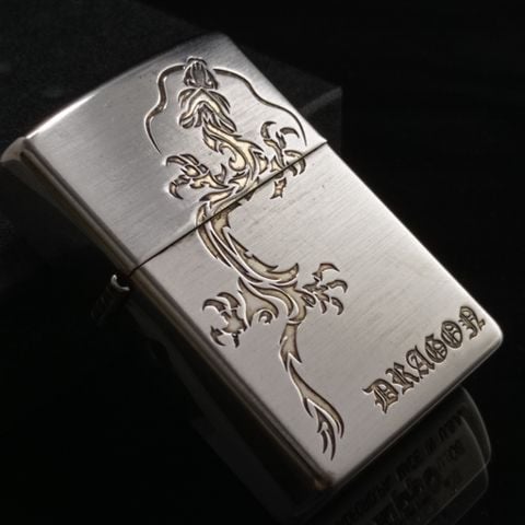 BẬT LỬA ZIPPO MẠ BẠC KHẮC CHỦ ĐỀ RỒNG DRAGON NĂM 2008 ZN124
