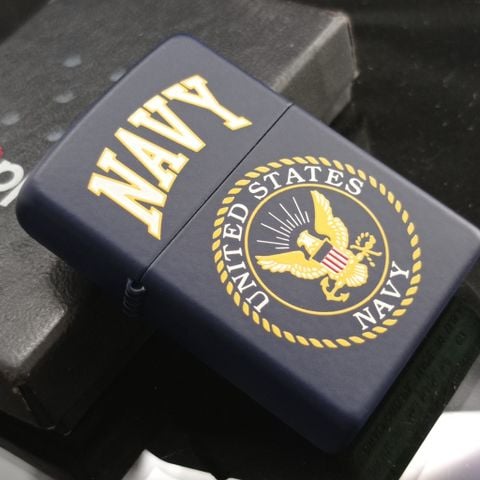 BẬT LỬA ZIPPO SƠN TĨNH ĐIỆNCHỦ ĐỀQUÂN SỰ HOA KỲ NAVY NĂM 2007 Z271