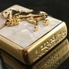 BẬT LỬA ZIPPO USA XUẤT NHẬT ARMOR MẠ VÀNG NGỰA NỔI NỀN KHẢM XÀ CỪ TRẮNG SANG TRỌNG - ZN129