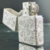 BẬT LỬA ZIPPO BẠC ĐÚC NGUYÊN KHỐI STERLING KHẮC THỦ CÔNG SỦI TAY HOA VĂN KÍN 5 MẶT SẢN XUẤT NĂM 1997 - ZBU50