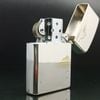 BẬT LỬA BẠC ĐÚC NGUYÊN KHỐI STERLING 950 KHẢM TAM KHÍ NÚI PHÚ SĨ ĐỒNG QUÊ CỰC HIẾM SX THẬP NIÊN 1950S ZBU73