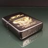 BẬT LỬA ZIPPO MẠ TITANIUM DEMI VÀNG CHỦ ĐỀ ĐẠI BÀNG ĐỜI IX LA MÃ NĂM 1993 ZL314