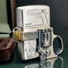BẬT LỬA ZIPPO MẠ BẠC LUPIN ĐẾ SÚNG CỰC ĐỘC ĐẸP ĐỜI XVI LA MÃ NĂM 2000 ZL319