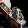Bật Lửa Zippo Cổ Đồng Khối Mạ Chrome Bóng Ốp Gỗ Năm 1973 Đời 1 Vạch Thẳng ZC111