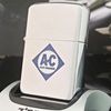Bật Lửa Zippo Cổ Đồng Khối Mạ Chrome Phay Xước Khắc Ăn Mòn Phủ Sơn Năm 1957 Đời 8 Chấm Pat Lệch ZC117