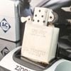 Bật Lửa Zippo Cổ Đồng Khối Mạ Chrome Phay Xước Khắc Ăn Mòn Phủ Sơn Năm 1957 Đời 8 Chấm Pat Lệch ZC117