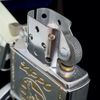Bật Lửa Zippo Mạ Bạc Demi Vàng Chủ Đề Ăn Mòn Axit Nguyên Zin, Bản SX Giới Hạn Limited 1000 Chiếc Trên Toàn Thế Giới Đời IX La Mã Năm 1993 ZL403