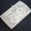 BẬT LỬA BẠC NHẬT ĐÚC NGUYÊN KHỐI STERLING 950 KHẮC THỦ CÔNG HOA VĂN NÀNG GEISHA CỰC HIẾM SX THẬP NIÊN 1950S ZBU104