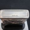 BẬT LỬA BẠC NHẬT ĐÚC NGUYÊN KHỐI STERLING 950 KHẮC THỦ CÔNG HOA VĂN NÀNG GEISHA CỰC HIẾM SX THẬP NIÊN 1950S ZBU104