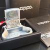 Set Bật Lửa Zippo Kèm Gạt Tàn Chủ Đề Popeye Cực Hiếm Gặp Bản Limited Chỉ Sản Xuất 1000 Chiếc Toàn Thế Giới Đời XII La Mã năm 1996 ZS59
