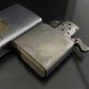 Bật Lửa Zippo Cổ Vỏ Đồng Mạ Chrome Phay Xước Ăn Mòn Phủ Sơn Chính Hãng Đời Mộc Đáy 3 Hàng Chữ Năm 1955 ZCU46