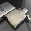Bật Lửa Zippo Cổ Vỏ Thép Mạ Chrome Phay Xước Ăn Mòn Phủ Sơn Chính Hãng Đời Mộc Đáy 3 Hàng Chữ Năm 1953 ZCU42