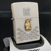 Bật Lửa Zippo Đồng Khối Mạ Bạc Emblem Vàng Thần Tài May Mắn Chính Hãng Năm 2004 ZL476