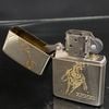 BẬT LỬA ZIPPO SLIVE PLATE MẠ BẠC DEMI VÀNG CHỦ ĐỀ CAO BỒI CƯỠI NGỰA QUĂNG DÂY XUẤT THỊ TRƯỜNG CHÂU ÂU ĐỜI XI NĂM 1995 ZL471