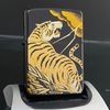 Bật Lửa Zippo Sơn Mài Chủ Đề Hổ Gầm Năm 2002 ZL479