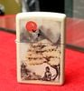 Bật Lửa Zippo 29846 – Zippo Pagoda Bonsai Buddha Design Phật Tọa Gốc Đề Z269