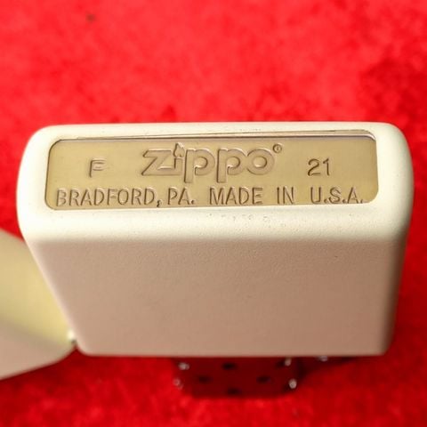 Bật Lửa Zippo 29846 – Zippo Pagoda Bonsai Buddha Design Phật Tọa Gốc Đề Z269