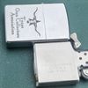 Bật Lửa Zippo Cổ Đồng Khối Mạ Chrome Phay Xước Khắc Ắn Mòn Phủ Sơn 2 Mặt Đầu Bò Texas Nguyên Zin Chính Hãng Limited 100 Chiếc Toàn Thế Giới Cực Hiếm, Đời 6 Vạch Sắc Năm 1976 ZC185