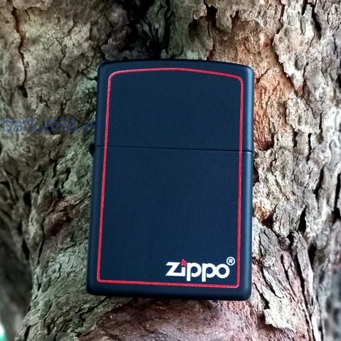 BẬT LỬA ZIPPO SƠN TĨNH ĐIỆN ĐEN VIỀN ĐỎ LOGO ZIPPO Z135