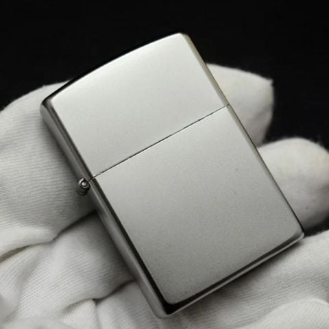 BẬT LỬA ZIPPO MẠ SATIN CHỐNG XƯỚC, CHỐNG BÁM VÂN TAY Z209