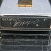 Bật Lửa Zippo Cổ Đồng Khối Mạ Chrome Phay Xước Eblem Bọc Vàng Năm 1973 Đời 1 Vạch Thẳng ZC235