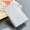 Bật Lửa Zippo Cổ Đồng Khối Mạ Chrome Phay Xước Khắc Ăn Mòn Phủ Sơn Năm 1968 Đời 6 Vạch Thẳng ZC240