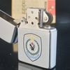 Bật Lửa Zippo Cổ Đồng Khối Mạ Chrome Phay Xước Khắc Ăn Mòn Phủ Sơn Năm 1981 Đời 1 Vạch Sắc ZC245