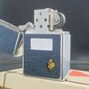 Bật Lửa Zippo Cổ Đồng Khối Mạ Chrome Bóng Vải Bò 2 Mặt Hiếm Gặp Năm 1977 Đời 5 Vạch Sắc ZC256