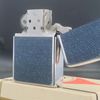 Bật Lửa Zippo Cổ Đồng Khối Mạ Chrome Bóng Vải Bò 2 Mặt Hiếm Gặp Năm 1977 Đời 5 Vạch Sắc ZC256