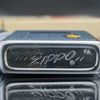Bật Lửa Zippo Cổ Đồng Khối Mạ Chrome Bóng Vải Bò 2 Mặt Hiếm Gặp Năm 1977 Đời 5 Vạch Sắc ZC256