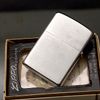 Bật Lửa Zippo Cổ Đồng Khối Mạ Chrome Phay Xước Trơn Hai Mặt Năm 1970 Đời 4 Vạch Thẳng ZC262
