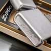 Bật Lửa Zippo Cổ Đồng Khối Mạ Chrome Phay Xước Trơn Hai Mặt Năm 1970 Đời 4 Vạch Thẳng ZC262