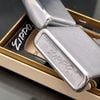 Bật Lửa Zippo Cổ Đồng Khối Mạ Chrome Phay Xước Trơn Hai Mặt Năm 1970 Đời 4 Vạch Thẳng ZC262