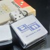 Bật Lửa Zippo Cổ Đồng Khối Mạ Chrome Phay Xước Khắc Ăn Mòn Phủ Sơn Năm 1980 Đời 2 Vạch Sắc ZC265