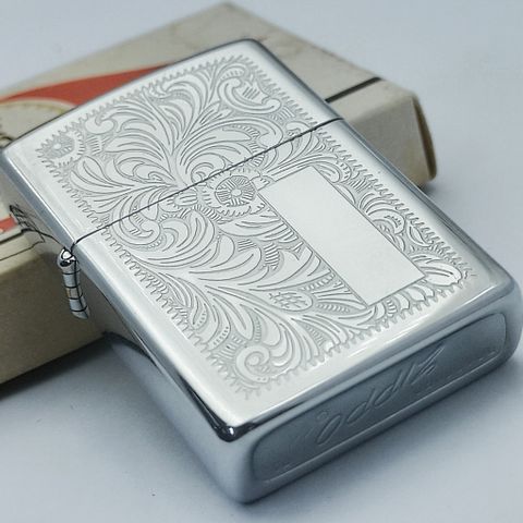 Bật Lửa Zippo Cổ Đồng Khối Mạ Chrome Venetian Hoa Văn Ý Cổ Điển Hiếm Gặp Năm 1979 Đời 3 Vạch Sắc ZC339