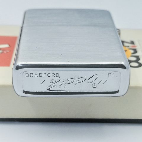 Bật Lửa Zippo Cổ Đồng Khối Mạ Chrome Phay Xước Chủ Đề Ăn Mòn Hiếm Gặp Năm 1979 Đời 3 Vạch Sắc ZC351