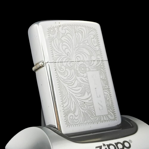 Bật Lửa Zippo Cổ Đồng Khối Mạ Chrome Venetian Hoa Văn Cổ Điển Năm 1983 Đời 7 Vạch Huyền ZC362