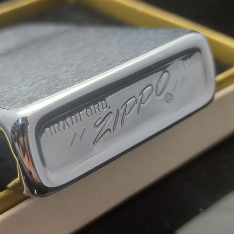 Bật Lửa Zippo Cổ Đồng Khối Mạ Chrome Phay Xước Chủ Đề Ăn Mòn Phủ Sơn Hiếm Gặp Năm 1978 Đời 4 Vạch Sắc ZC363