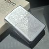 Bật Lửa Zippo Cổ Đồng Khối Mạ Chrome Venetian Hoa Văn Cổ Điển Năm 1982 Đời 8 Vạch Huyền ZC375