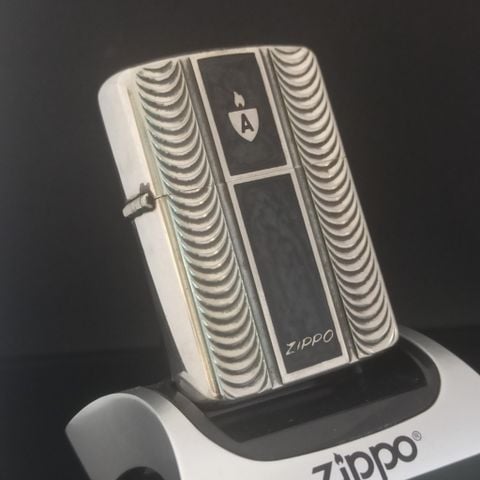 Bật Lửa Zippo Armor Mạ Bạc Vân Sóng Men Đen Vân Đá Rất Hiếm Năm 2007 ZQHU84